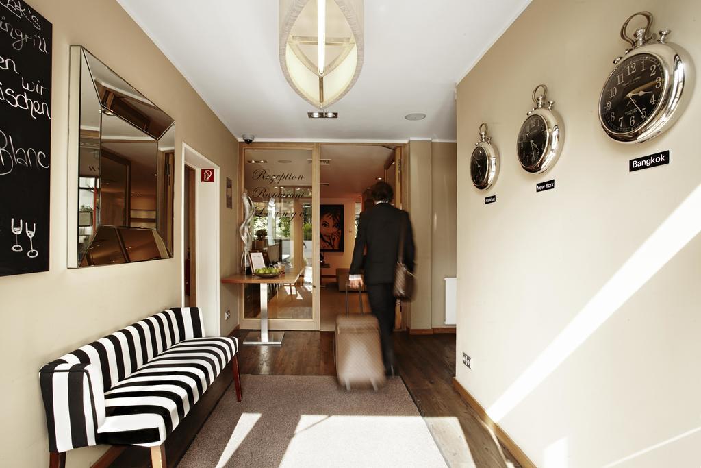 Hotel Bonjour Bad Soden am Taunus Buitenkant foto
