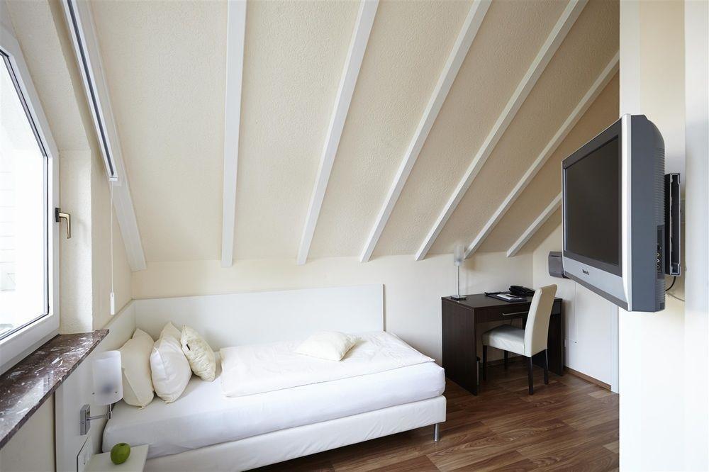 Hotel Bonjour Bad Soden am Taunus Buitenkant foto
