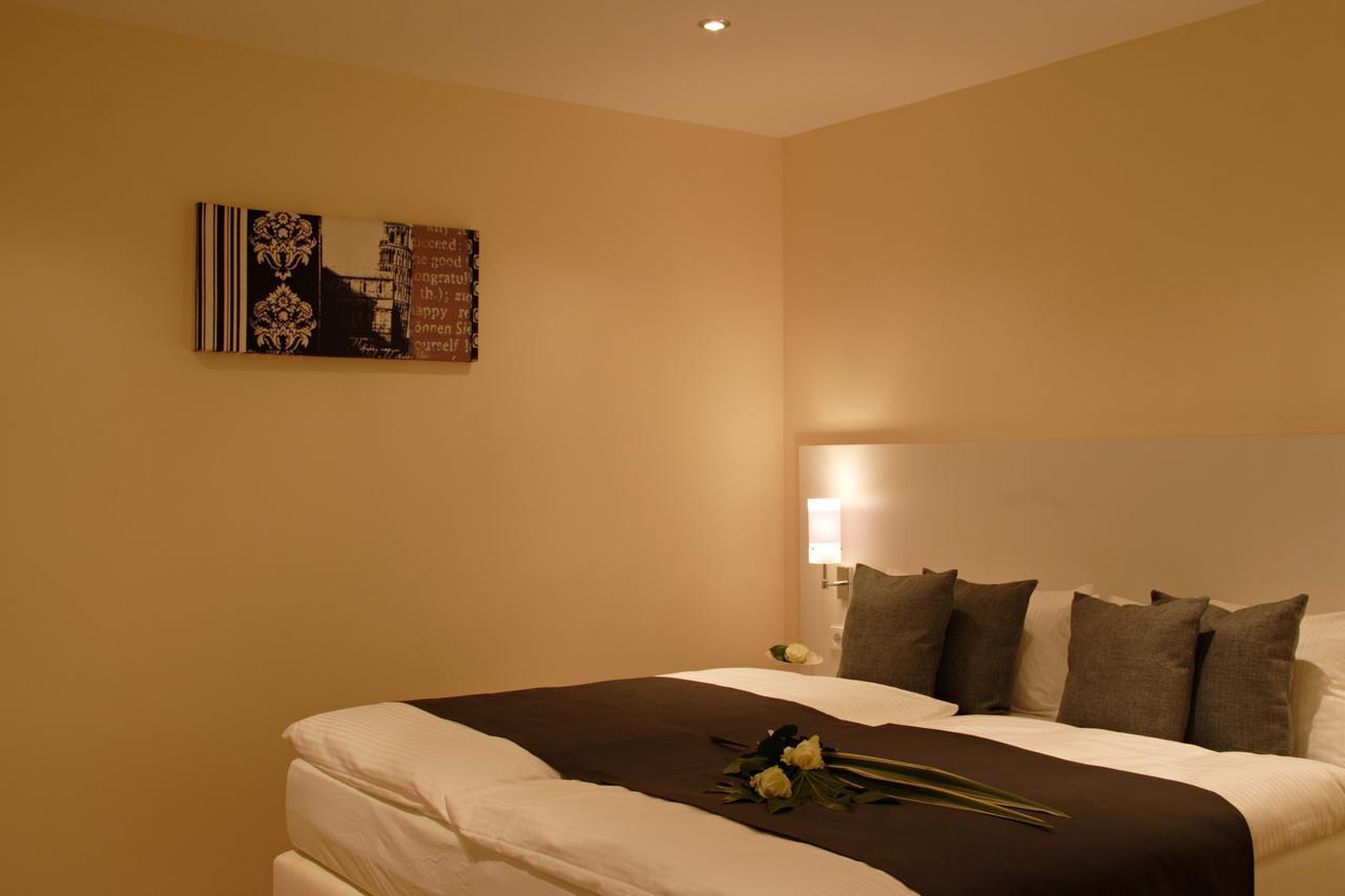 Hotel Bonjour Bad Soden am Taunus Buitenkant foto