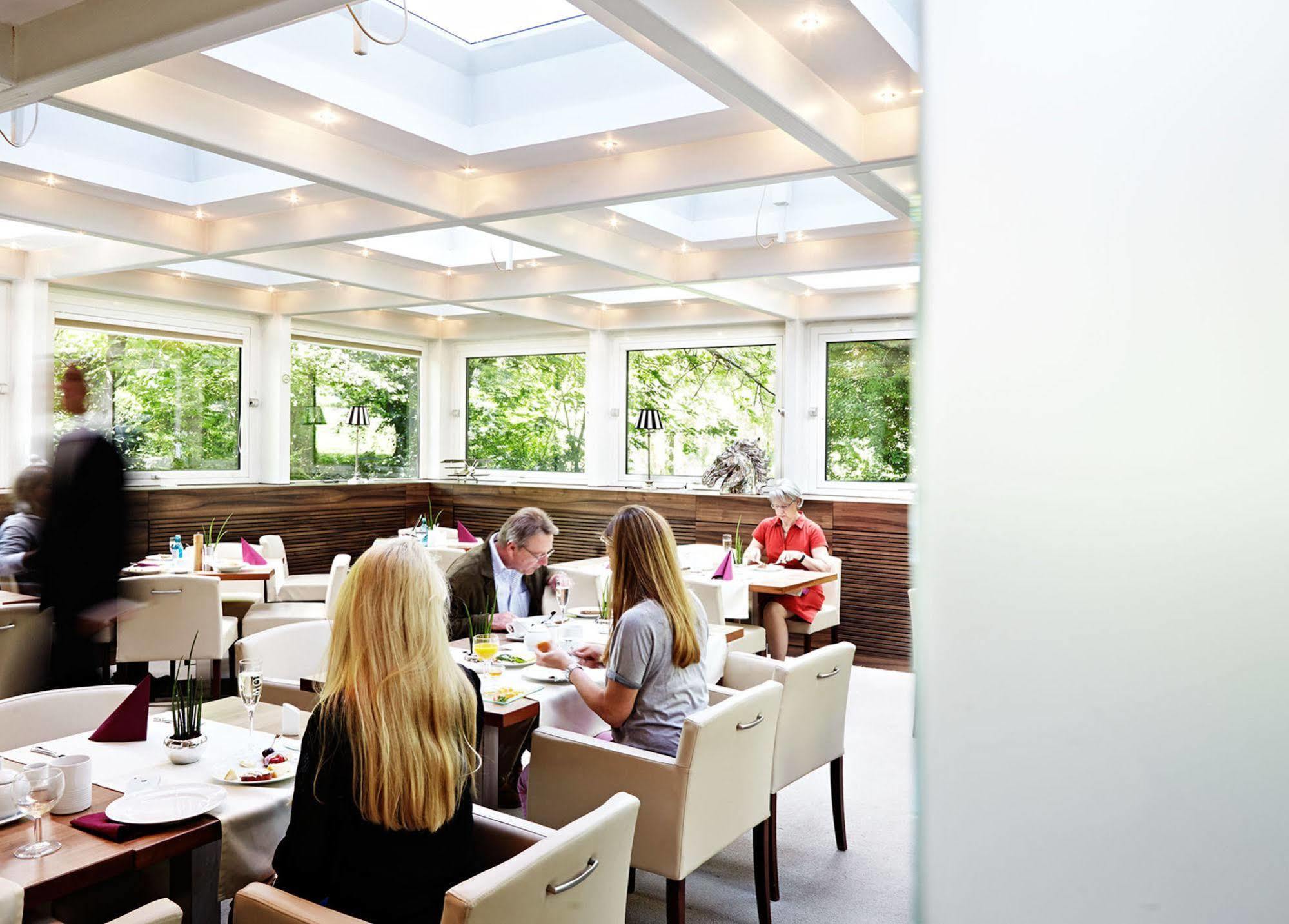 Hotel Bonjour Bad Soden am Taunus Buitenkant foto